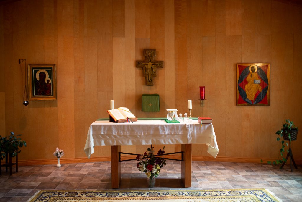catholic-clergy-retreat-chapel-madonna-house