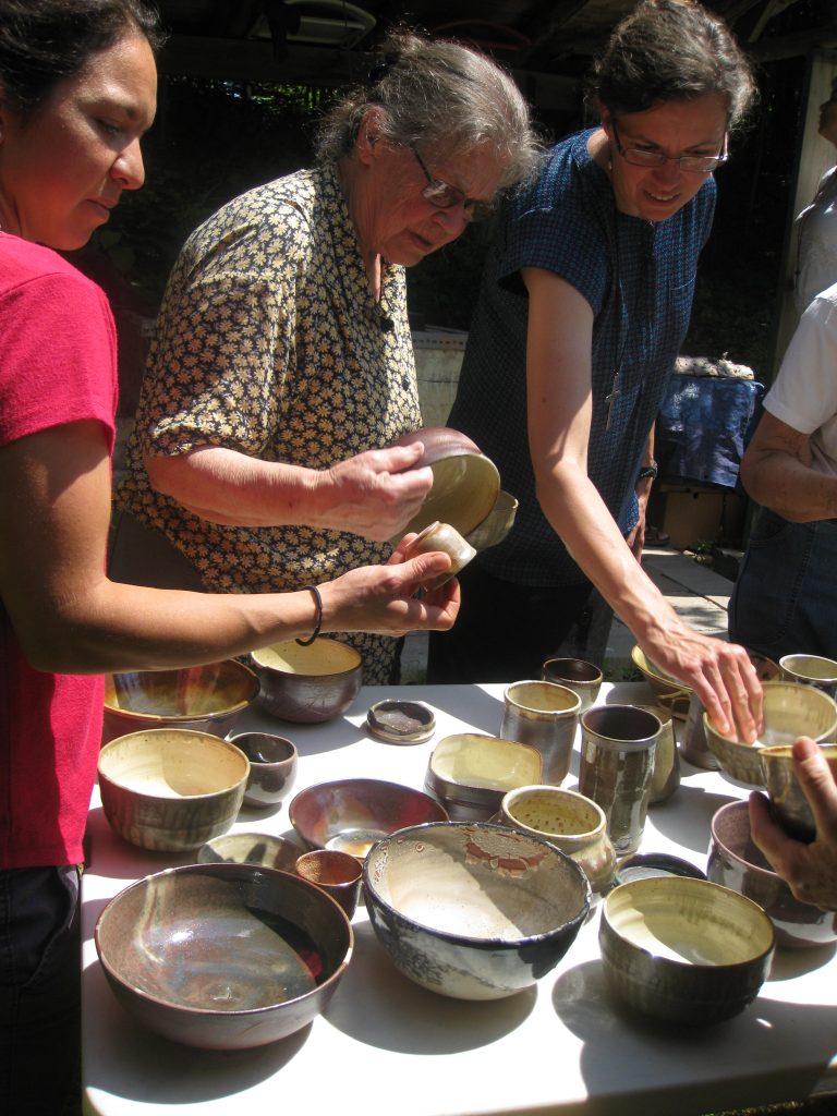 pottery-shop-combermere-madonna-house
