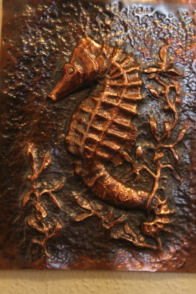 repousse-madonna-house-gravelle